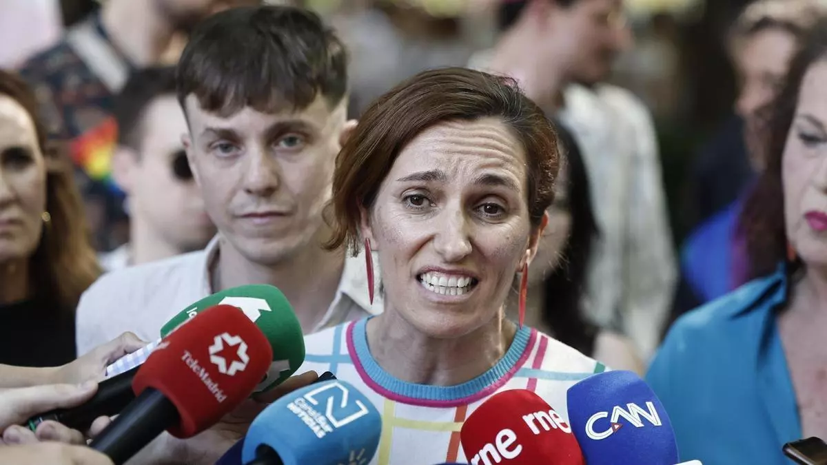 Mónica García asegura que cualquier progresista "tiene que defender los derechos del colectivo LGTBI"