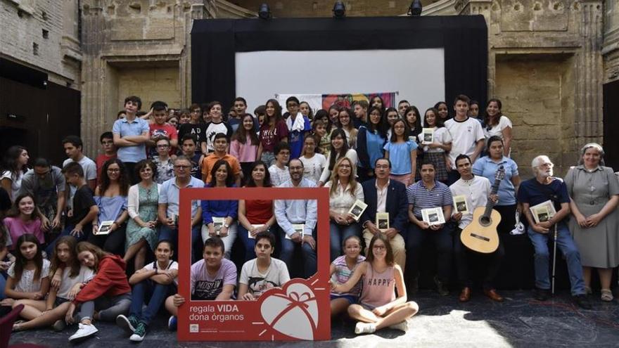 Más de 180 jóvenes recitan poemas sobre donación y trasplantes