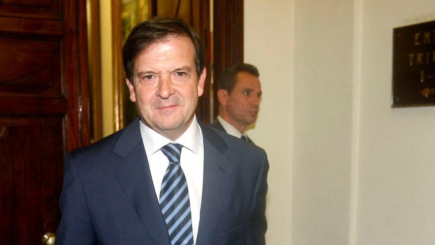 El exdirector del CNI Alberto Saiz reaparece en un acto del PSOE
