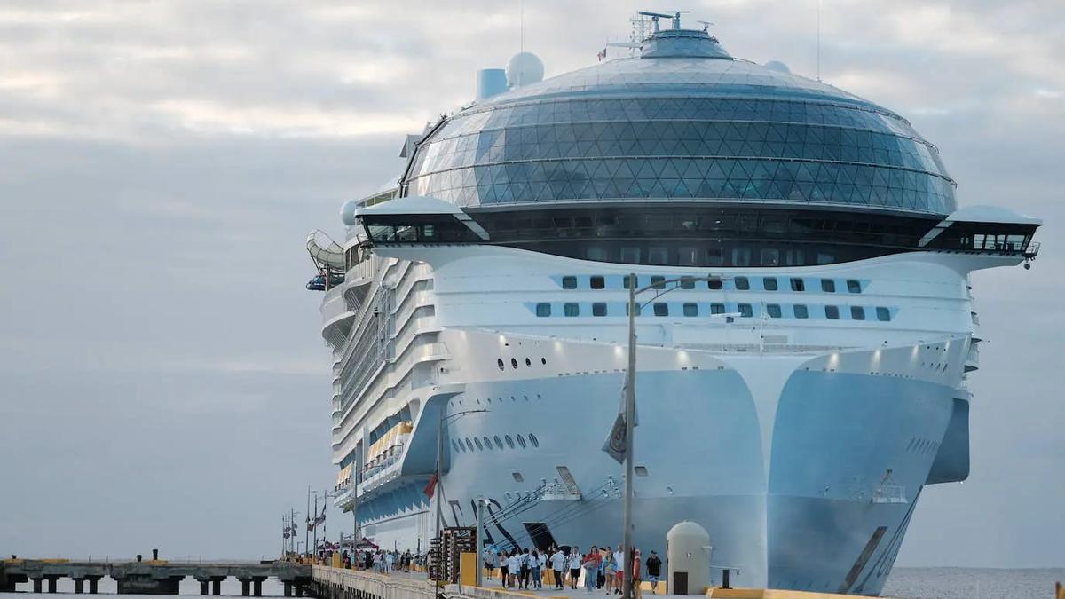 Ariño Duglass ha trabajado en la construcción de la cúpula del buque de cruceros más grande del mundo, Icon of the Seas