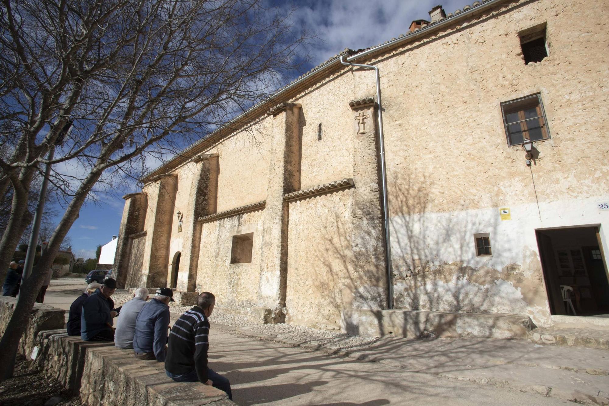 En busca de la financiación para restaurar las pinturas de la ermita de Sant Antonio en Bocairent