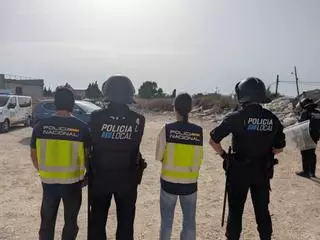 Derriban media docena de casetas ilegales de Son Banya usadas como puntos de venta de droga