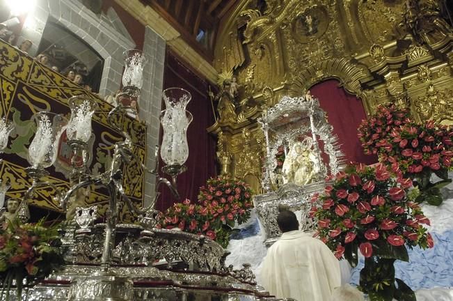 BAJADA DE LA VIRGEN DEL PINO DE SU CAMERIN