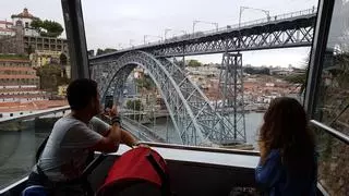 Oporto limita el acceso a su puente más emblemático