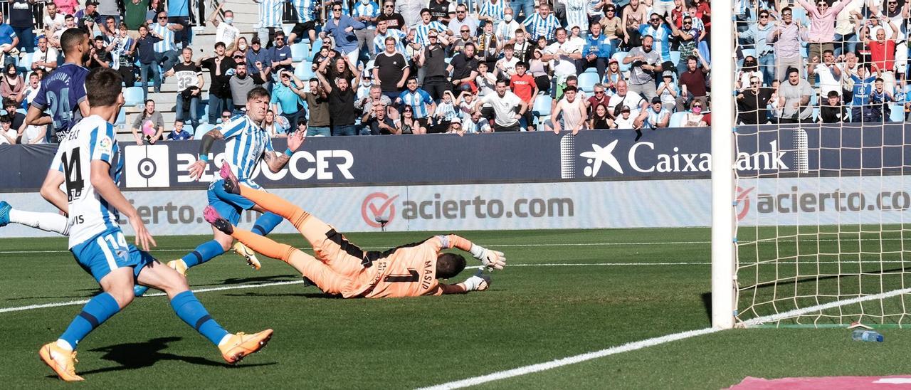 El primer gol blanquiazul lo puso Brandon a pase de Febas.