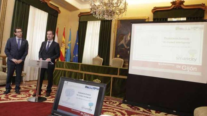 Fernando Couto y Alejandro Roces, en la presentación.