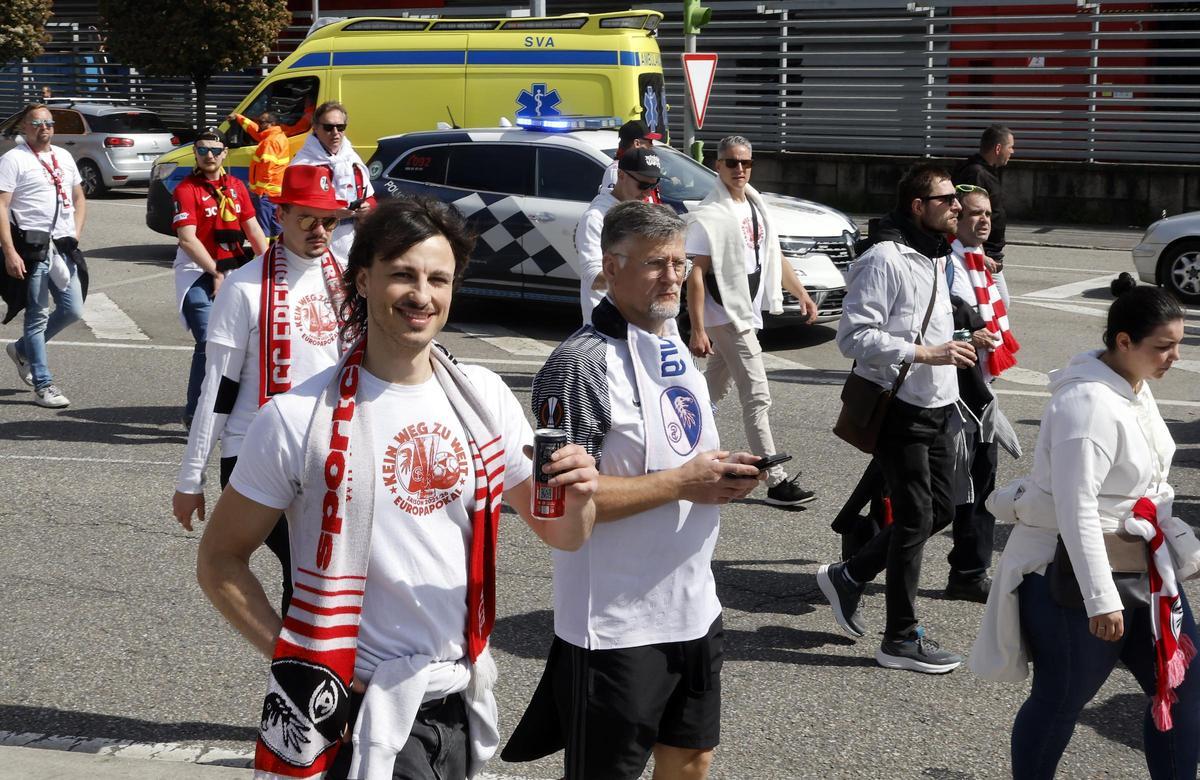 Balaídos se prepara para el Celta-Friburgo: miles de aficionados llegan al estadio en la previa