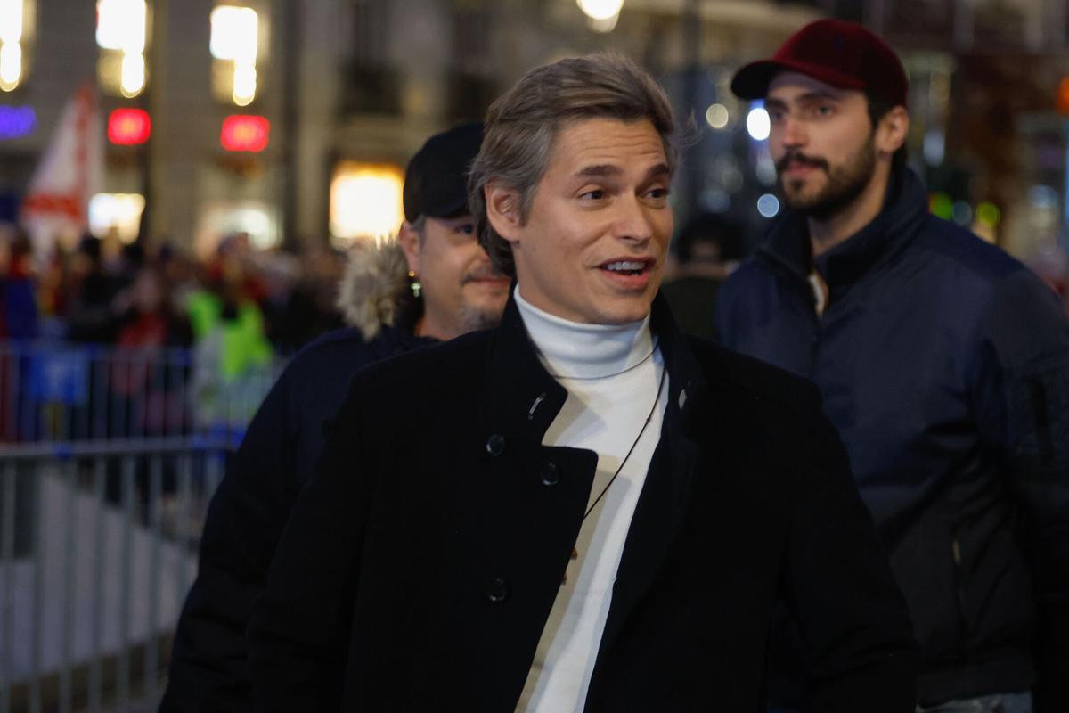 MADRID, 09/01/2025.- El cantautor venezolano Carlos Baute participa en una manifestación convocada en Madrid para apoyar al candidato opositor Edmundo González como presidente electo de Venezuela, este jueves, en vísperas de la toma de posesión presidencial en Caracas. EFE/ Juanjo Martin