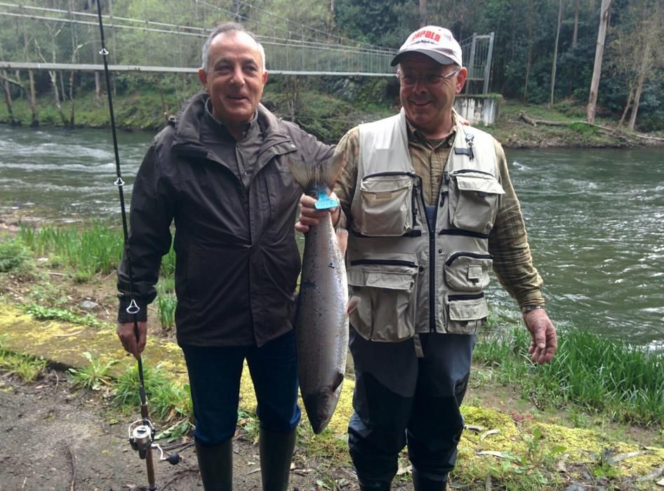 Primer día de la temporada de pesca del salmón. Campanu 2016