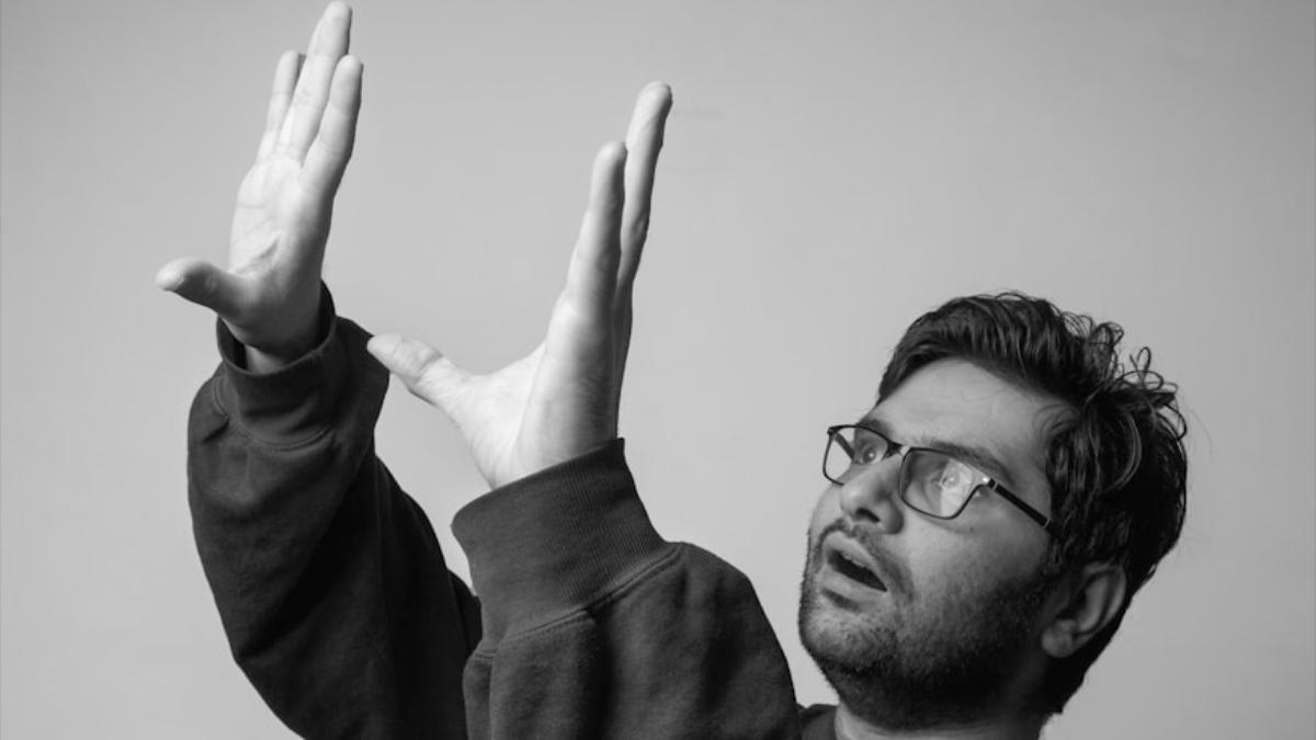 Incluso sin contacto visual, el mimetismo facial sigue influyendo.