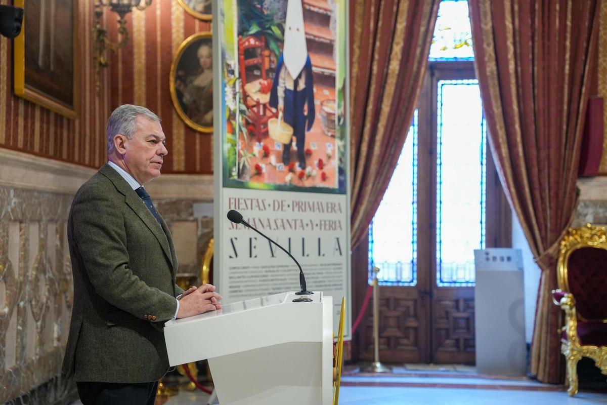 El alcalde de Sevilla, José Luis Sanz, en la presentación del cartel de las Fiestas de la Primavera de 2026