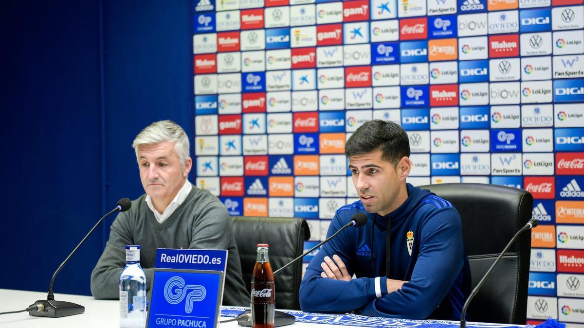 Juanfran, presentado como nuevo jugador del Real Oviedo.