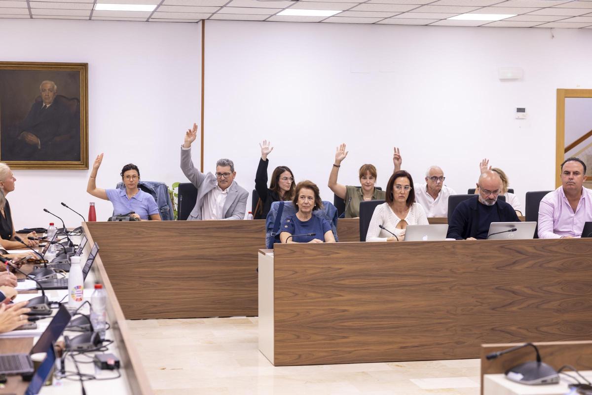 Vote against the municipal socialist group