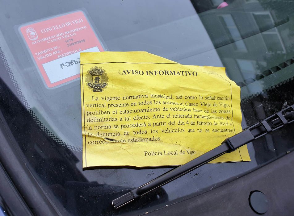 La Policía Local empieza a multar en el Casco Vello