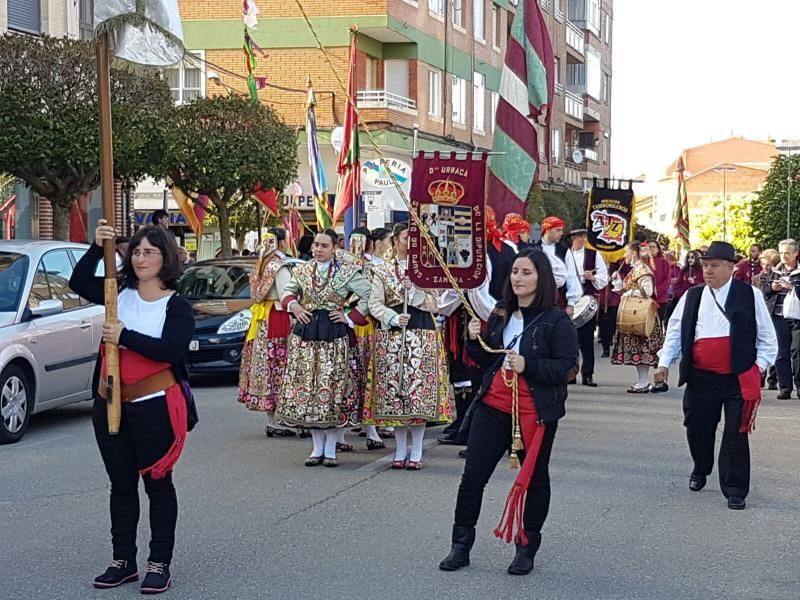 Desfile de pendones y gala de los Premios MT