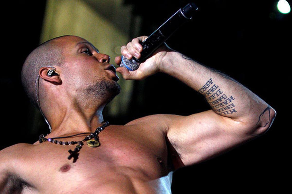 René Pérez Joglar, conegut com a ’Residente’, el vocalista del grup de hip-hop porto-riqueny Calle 13, durant el seu concert al Madrid Arena.