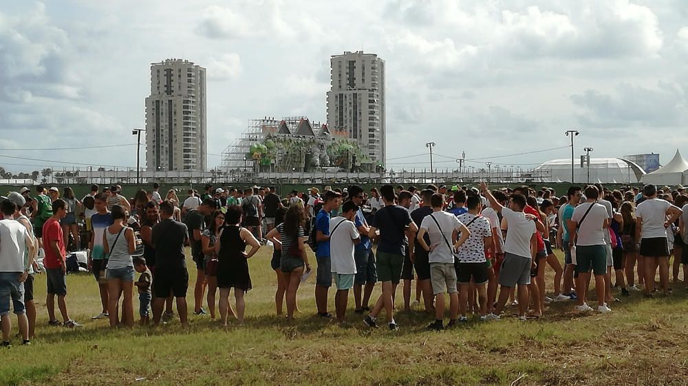 Los primeros campistas llegan al Medusa en Cullera