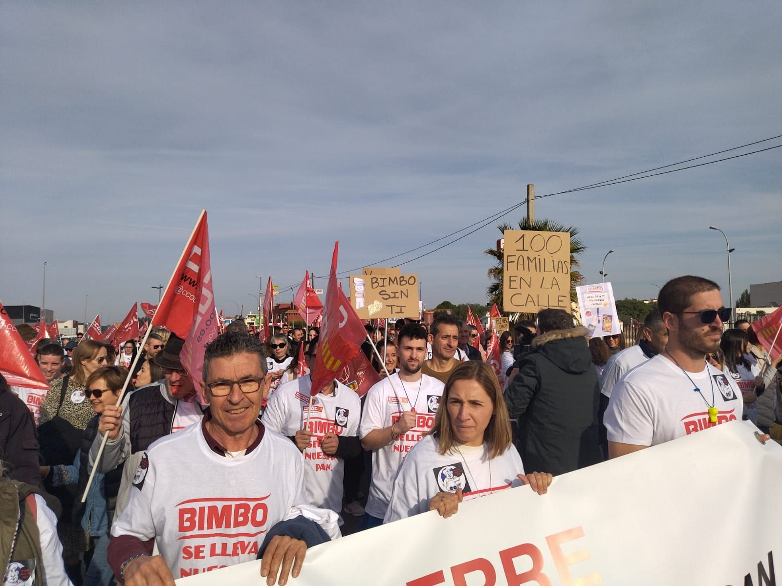 Manifestación contra el cierre de la histórica factoria de Bimbo en El Verger