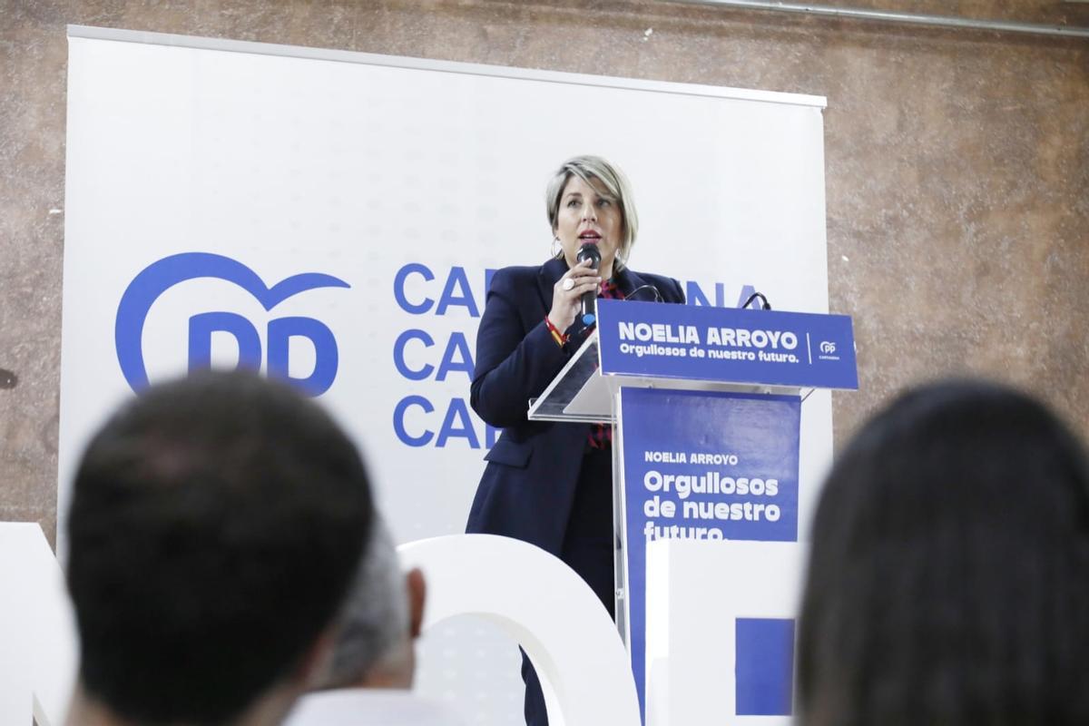 Noelia Arroyo da un discurso en el local social de Canteras (foto de archivo).