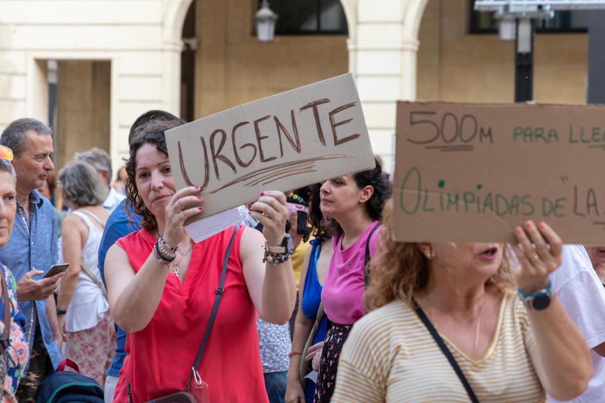 El malestar por la limpieza en Alicante se traslada a la calle