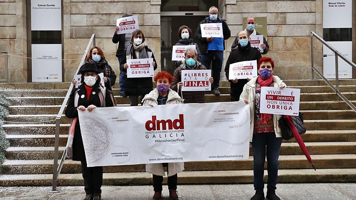 Protesta de la Asociación Morir Dignamente, en Vigo. 