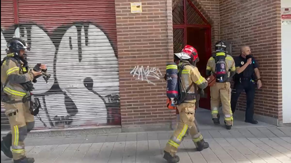 Desalojan un edificio tras explotar un calentador en Murcia