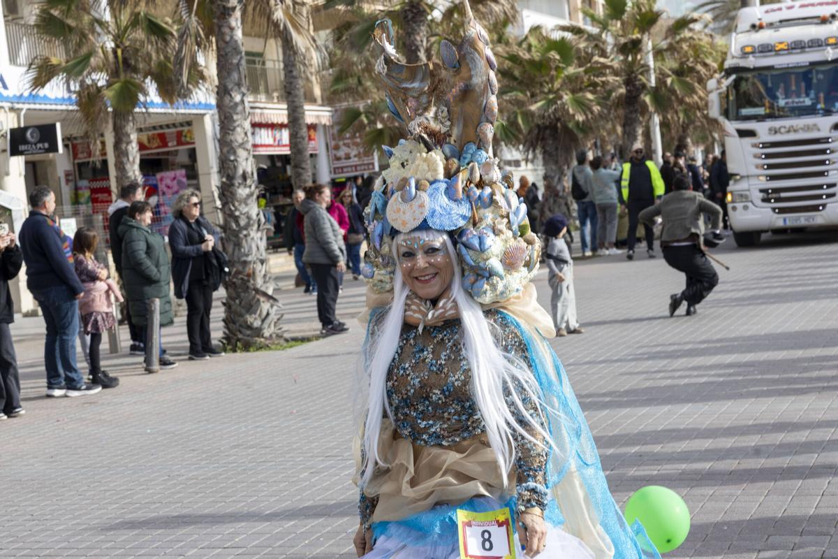 La Rua de El Arenal-Playa de Palma ha contado con variedad de comparsas con mucha inspiración y color. La Rua de El Arenal-Playa de Palma ha contado con variedad de comparsas con mucha inspiración y color.