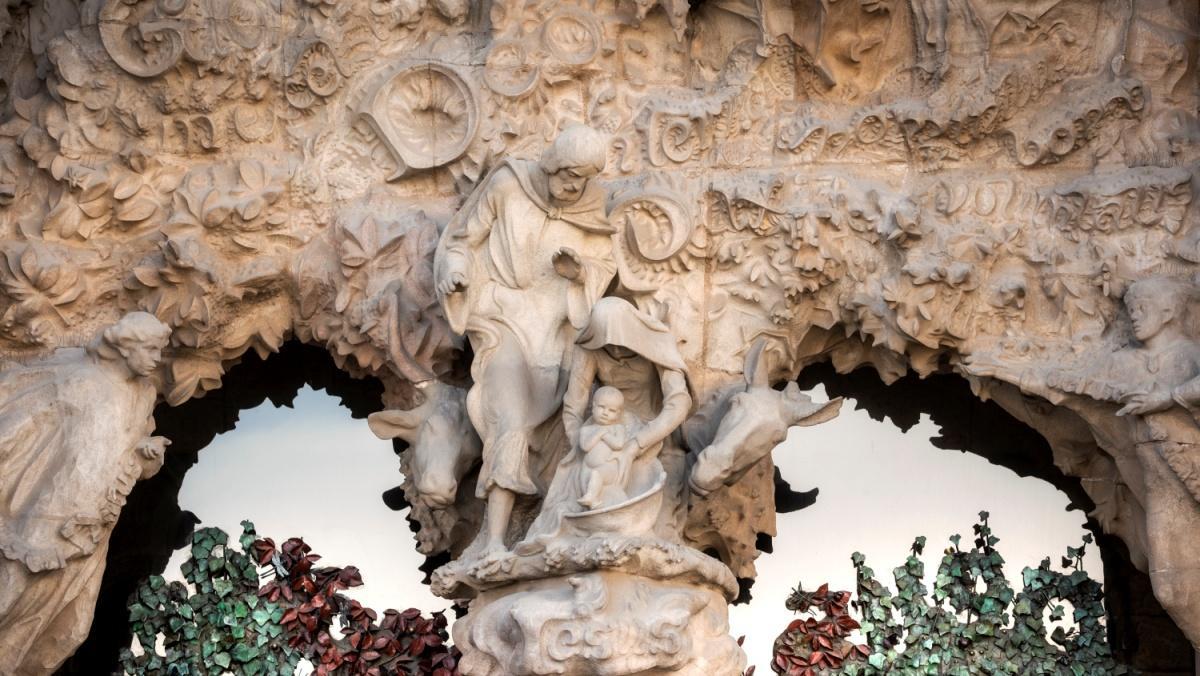 Detalle del pesebre de la fachada del nacimiento.