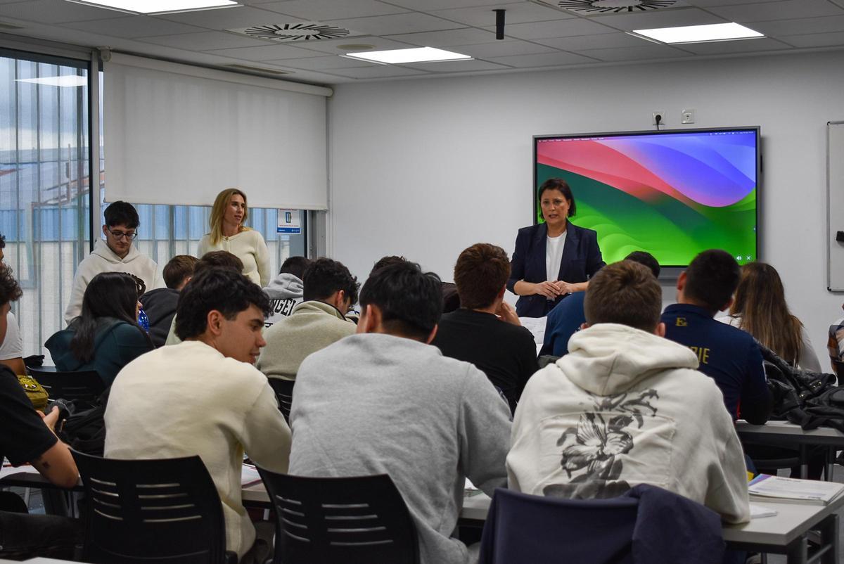 Una de las fortalezas de FEMPA es su claustro docente, compuesto en su mayoría por profesionales en activo