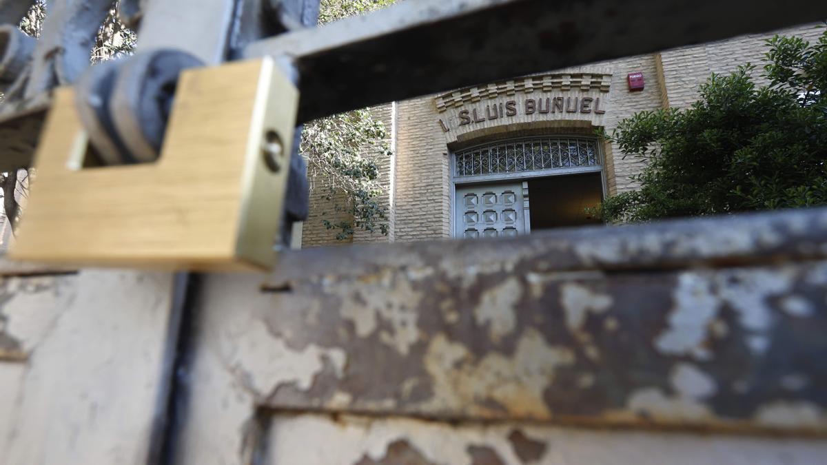 El instituto Luis Buñuel lleva cerrado desde que fue desalojado el pasado mes de febrero.