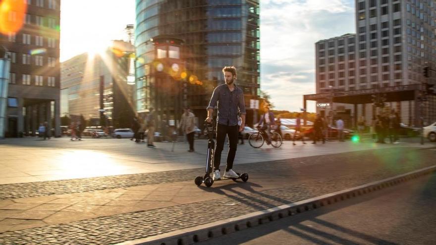 Nuevo Audi e-tron Scooter, el primer patinete eléctrico de la marca de los cuatro aros