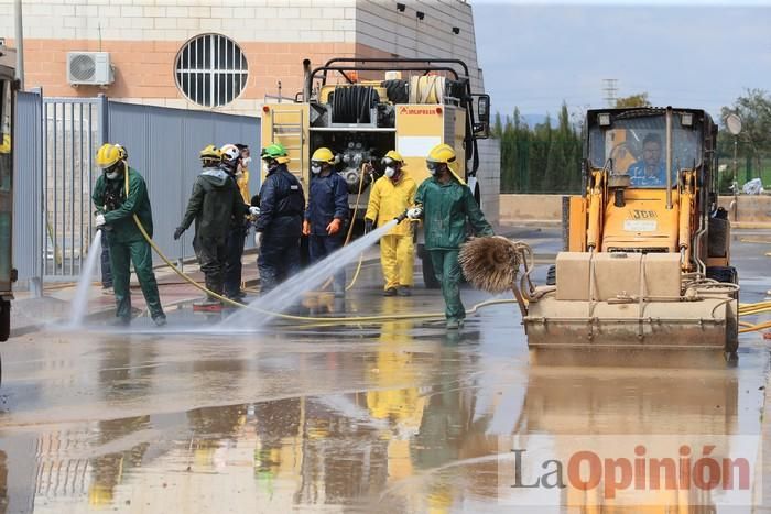 Limpian Los Alcázares tras las fuertes lluvias de los últimos días