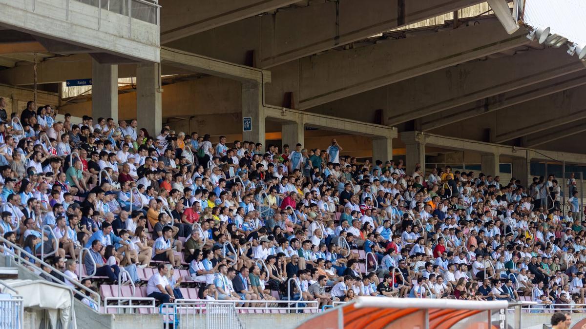 Afición SD Compostela durante un partido