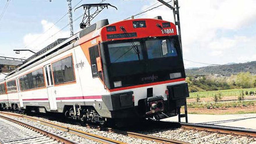 Imatge d´arxiu. El 2010 es va col·locar el tercer rail (al centre) al tram ferroviari Girona-Figueres · Aniol Resclosa