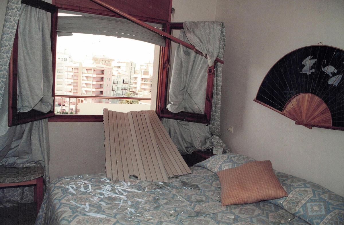 Les imatges de l'atemptat d'ETA a Roses del 17 de març de 2001