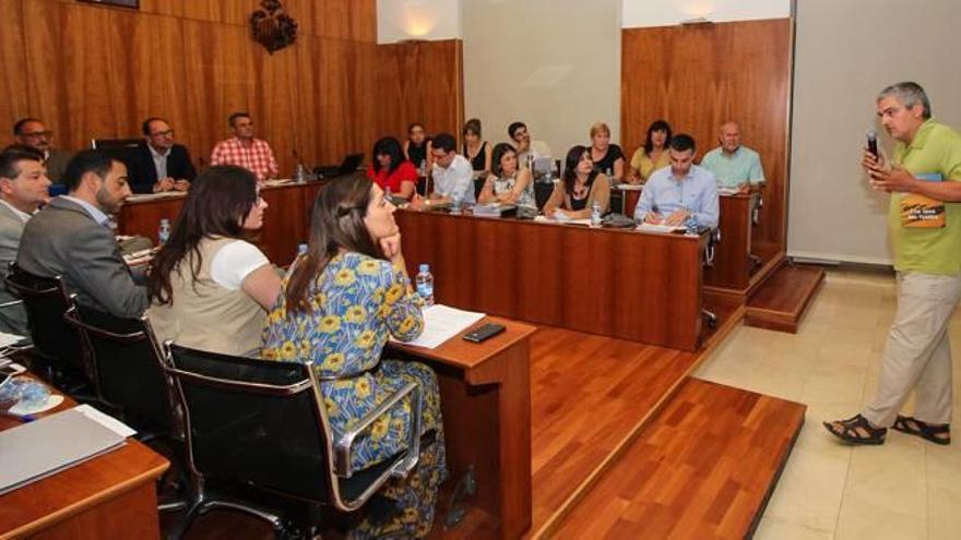 Incidente Almagro reprocha a un vecino de Orihuela Costa