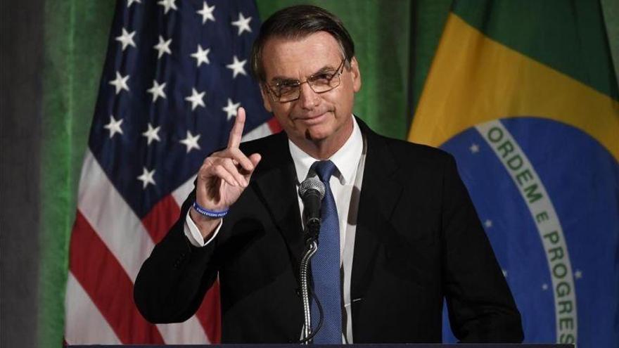 Bolsonaro sella en Washington su alianza conservadora con Trump