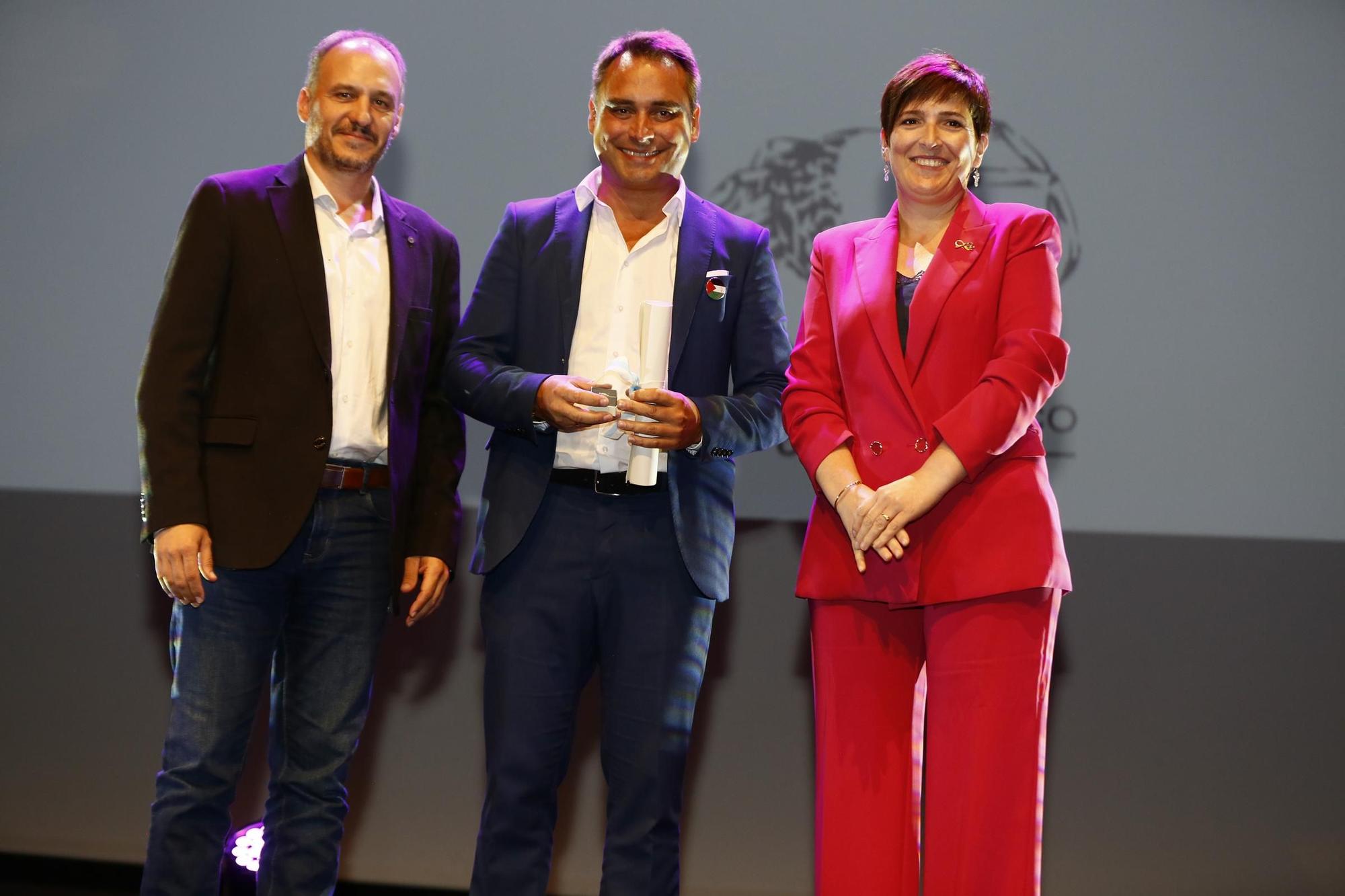 Así es un viernes 13 en la Festa do Marisco de O Grove.