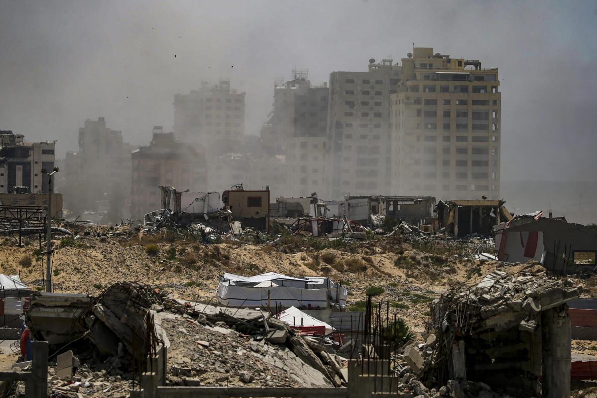 Cientos de miles de gazatíes del norte se desplazan a Ciudad de Gaza por la ofensiva israelí
