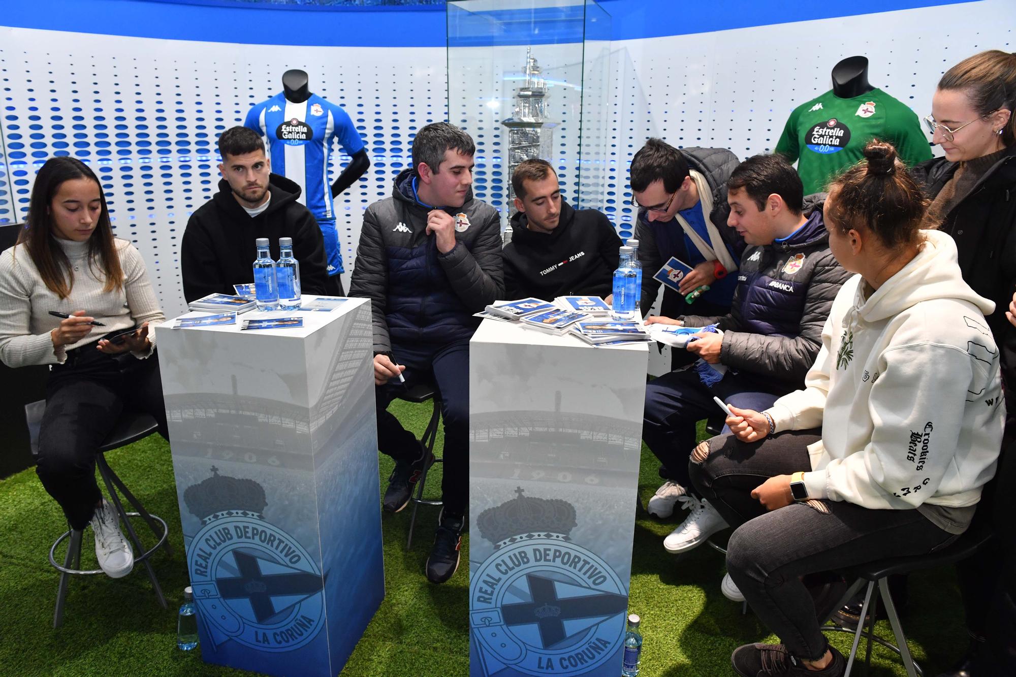 Paula, Henar, Olabe, Rubén, Andrés y Rey, en la Deportienda