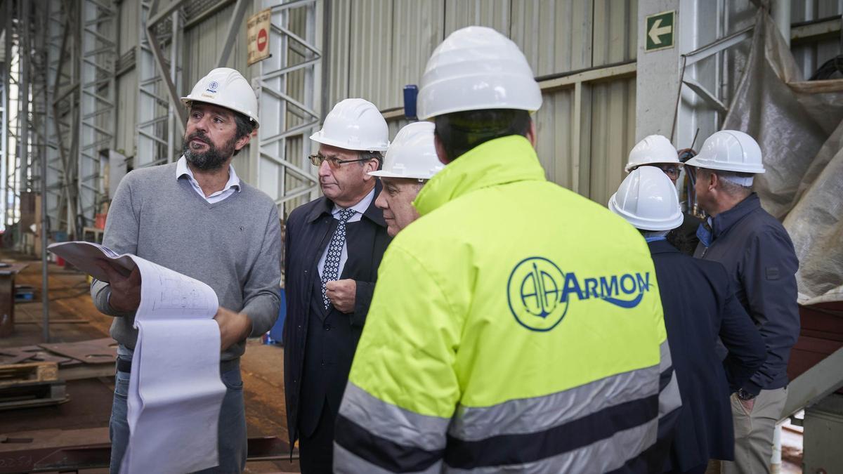 Santiago Martín, director de Armón Vigo (a la izquierda), durante el acto.
