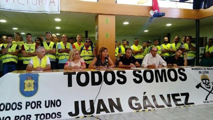 Imagen de la rueda de prensa ofrecida ayer por Málaga Ahora, Málaga para la Gente y Espinosa.