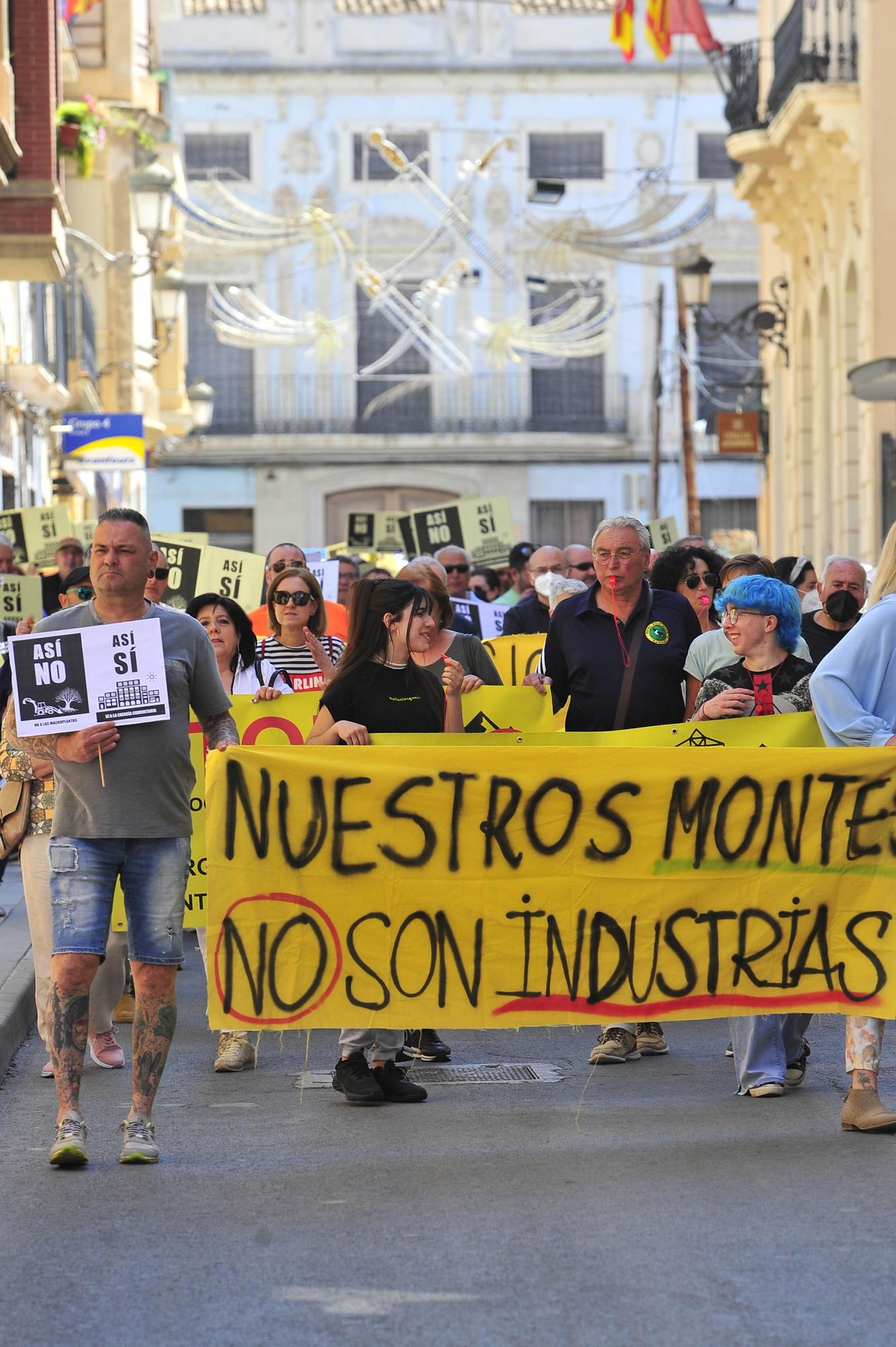 Manifestación contra las plantas solares en Elda