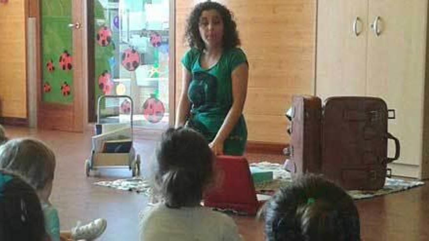 Ana Laura Barros, ayer, en la escuela infantil El Nieru de Colunga.