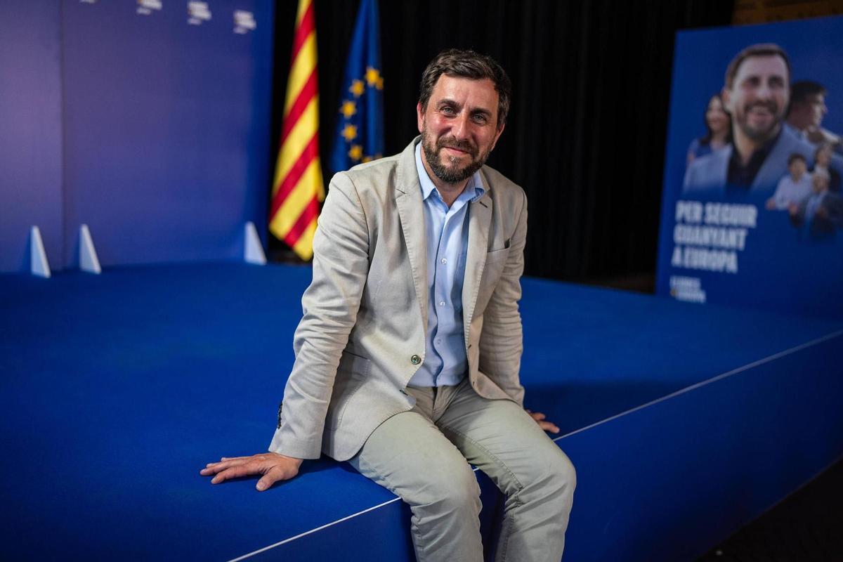 Entrevista a Toni Comín, candidato de Junts a las elecciones europeas en el ayuntamiento de Elna