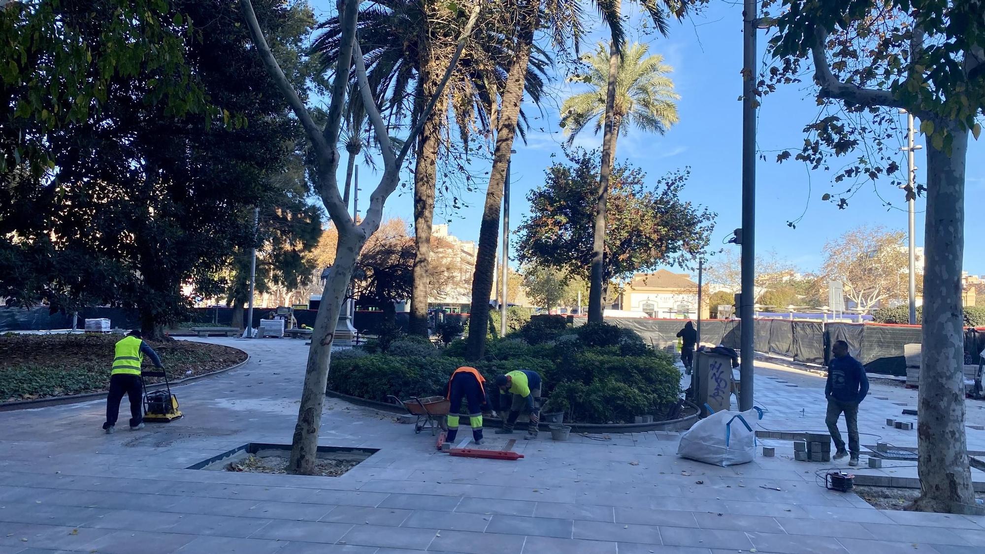 Las fotos de las nuevas y esperadas baldosas de la Plaza de España de Palma