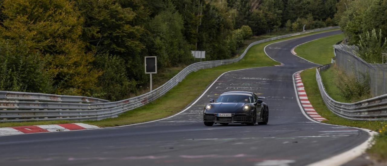 El Porsche 911 híbrido ya supera al de combustión en Nürburgring