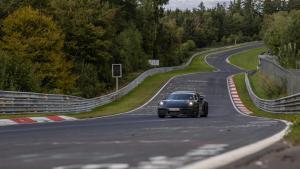 El Porsche 911 híbrido ya supera al de combustión en Nürburgring