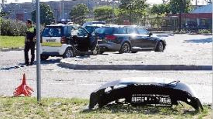 Part del Megane bolcat, un cop recollit el vehicle.