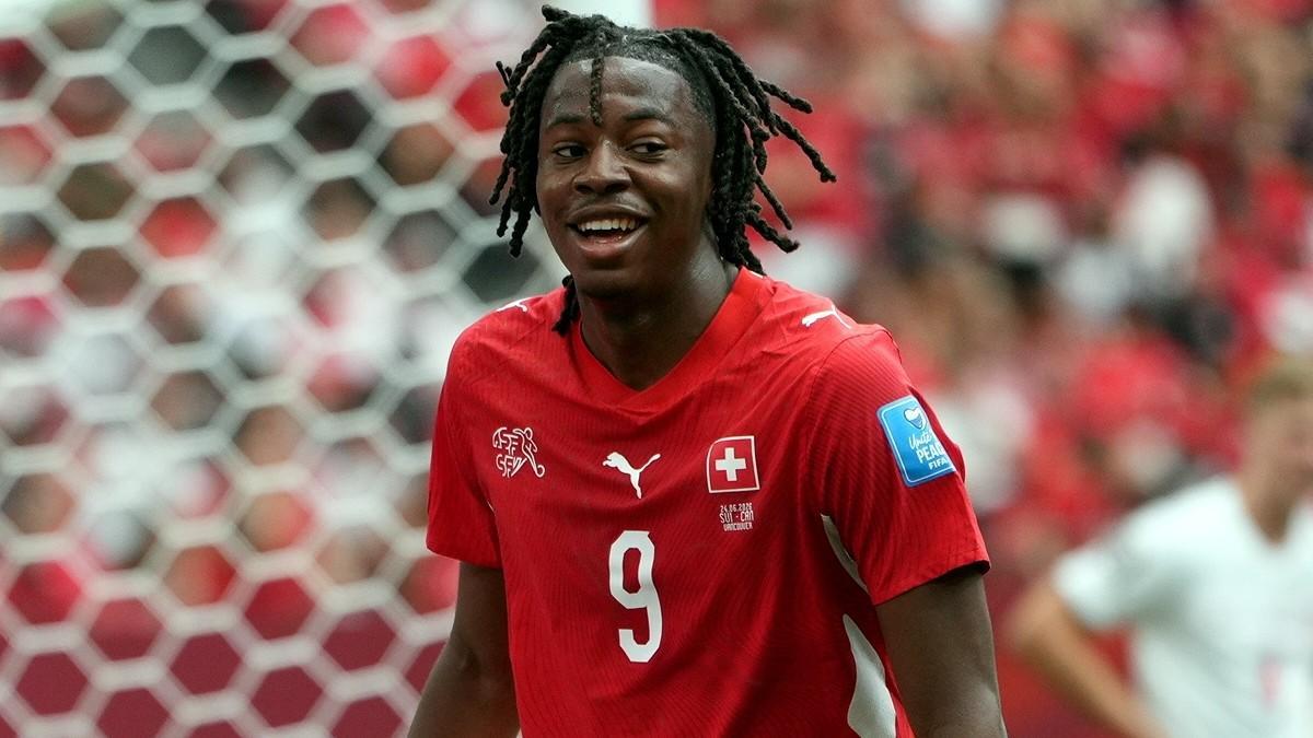 Johan Manzambi, delantero de Suiza y del Friburgo